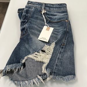 Good American Size 4/27 Bombshell Cutoff short
